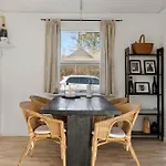 Cozy Only 500 M From The Sea *