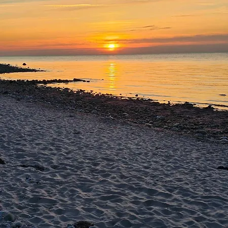 Cozy Only 500 M From The Sea