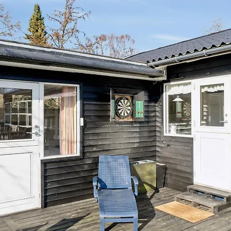 Semesterbostad Cozy Only 500 M From The Sea