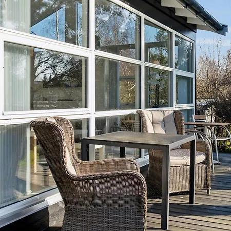 Semesterbostad Cozy Only 500 M From The Sea *