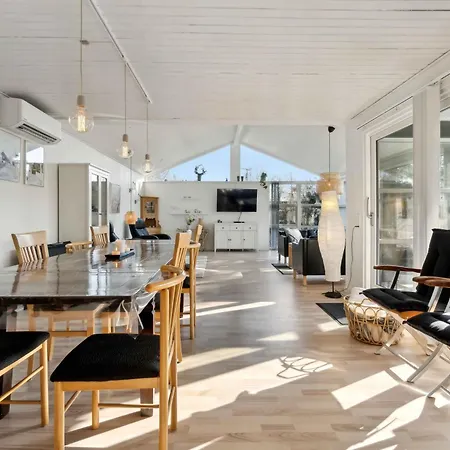 Cozy Only 500 M From The Sea *