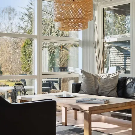 Semesterbostad Cozy Only 500 M From The Sea