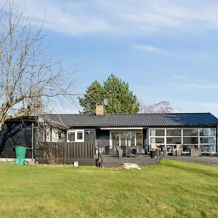 Cozy Only 500 M From The Sea Semesterbostad Gilleleje