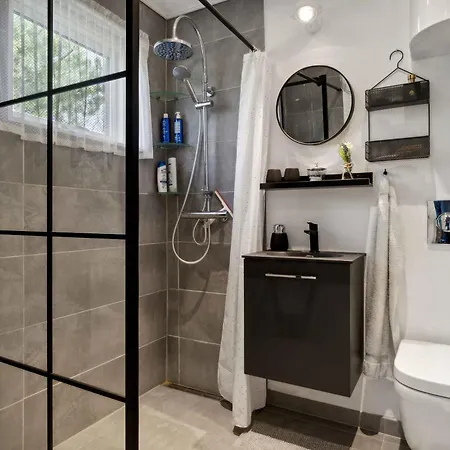 Semesterbostad Cozy Only 500 M From The Sea *