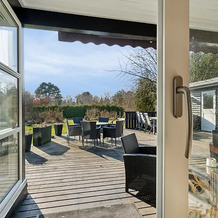 Semesterbostad Cozy Only 500 M From The Sea *