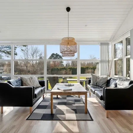 Cozy Only 500 M From The Sea *