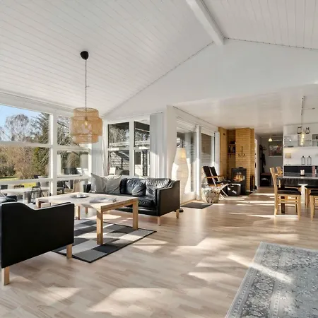 Cozy Only 500 M From The Sea Semesterbostad Gilleleje