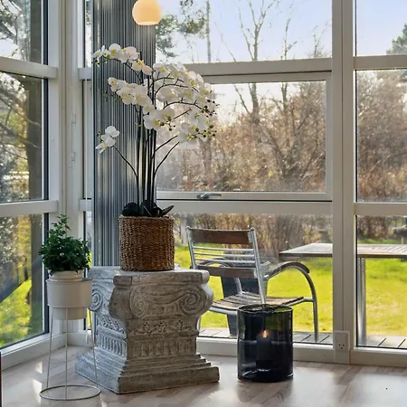 Cozy Only 500 M From The Sea Semesterbostad