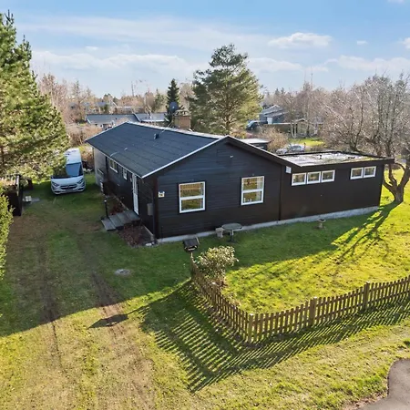 Дом отдыха Cozy Only 500 M From The Sea *